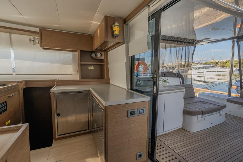 Book yachts online - catamaran - Lagoon 50 (6 cabs) -  Skippered - PELAGIC CAT - rent