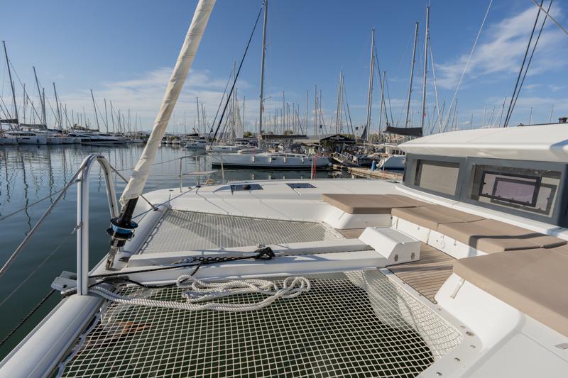 Book yachts online - catamaran - Lagoon 50 (6 cabs) -  Skippered - PELAGIC CAT - rent