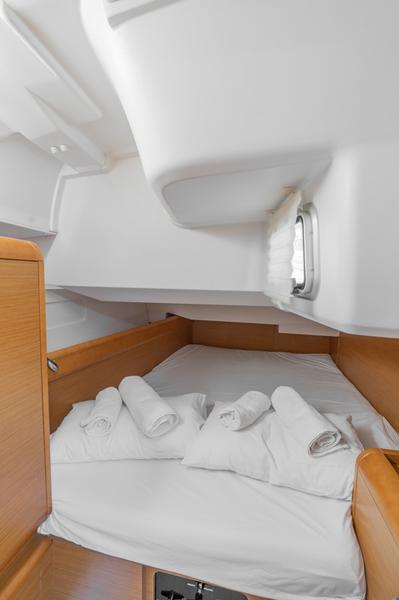 Book yachts online - sailboat - Sun Odyssey 439 - ATHINA - rent