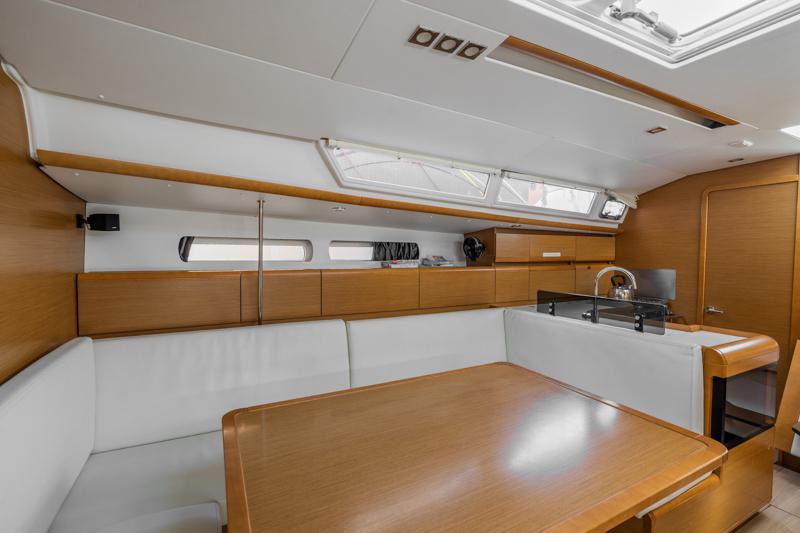 Book yachts online - sailboat - Sun Odyssey 439 - ATHINA - rent