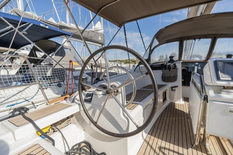 Book yachts online - sailboat - Sun Odyssey 439 - ATHINA - rent