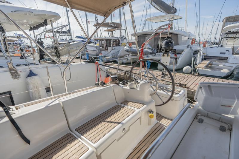 Book yachts online - sailboat - Sun Odyssey 439 - ATHINA - rent