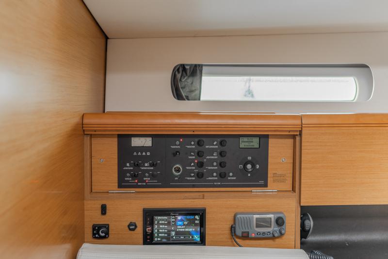 Book yachts online - sailboat - Sun Odyssey 439 - ATHINA - rent