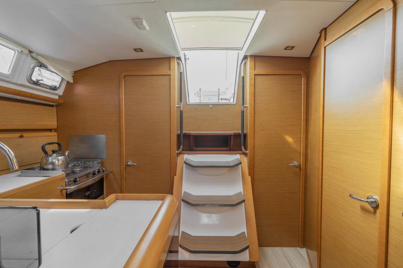 Book yachts online - sailboat - Sun Odyssey 439 - ATHINA - rent
