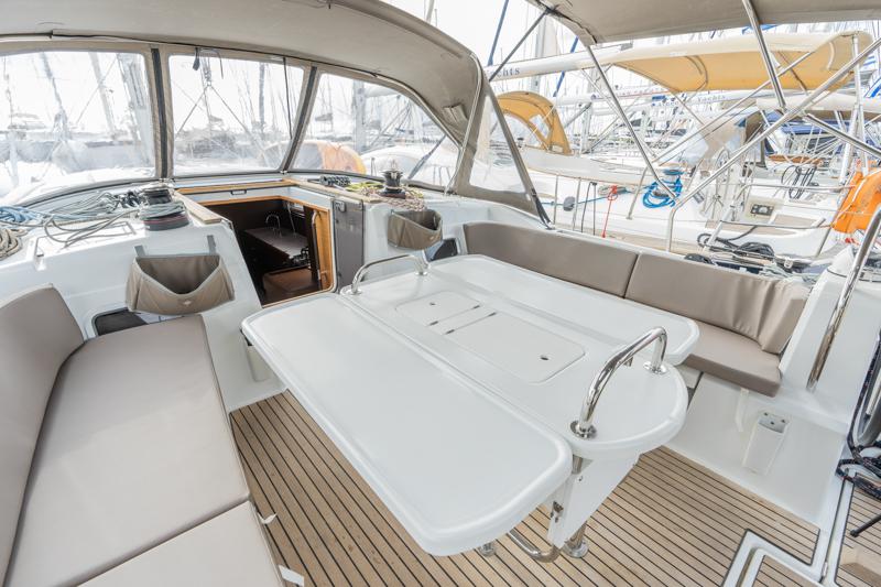 Book yachts online - sailboat - Sun Odyssey 519 -  6 cabs - PANAGIA - rent