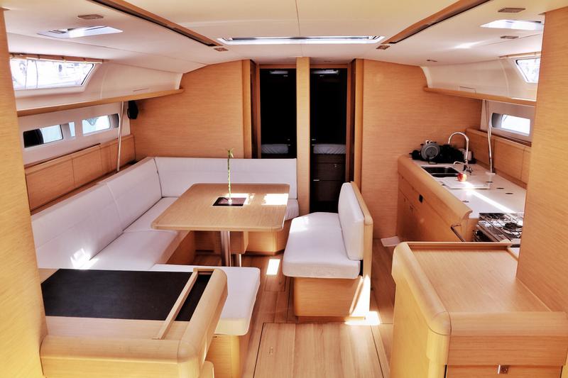 Book yachts online - sailboat - Sun Odyssey 519 -  6 cabs - AETHRA - rent