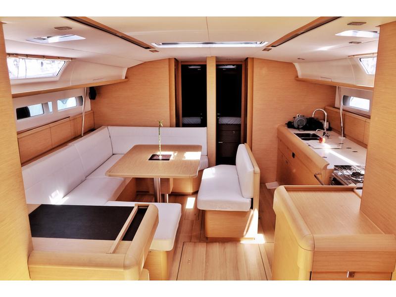 Book yachts online - sailboat - Sun Odyssey 519 -  6 cabs - AETHRA - rent