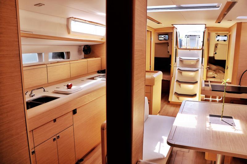 Book yachts online - sailboat - Sun Odyssey 519 -  6 cabs - AETHRA - rent