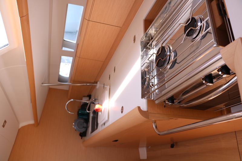 Book yachts online - sailboat - Sun Odyssey 519 -  6 cabs - AETHRA - rent