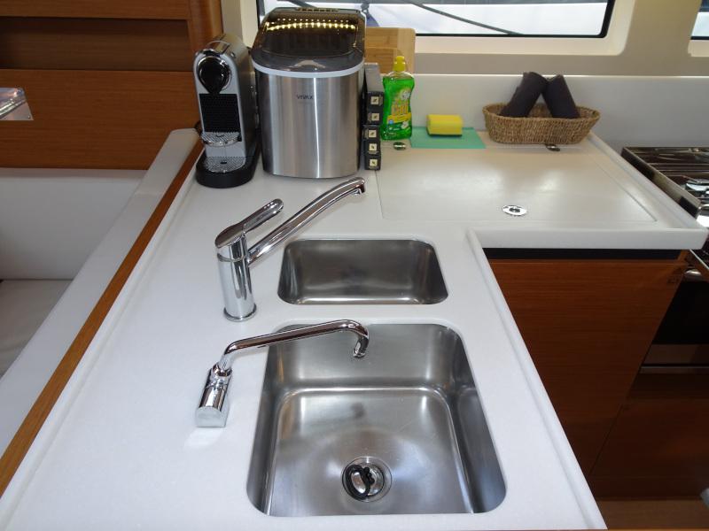 Book yachts online - sailboat - Sun Odyssey 490 - ALFADER (NEW MODEL, BLUE HULL, AC+GEN.) - rent