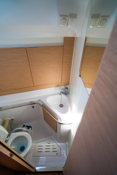 Book yachts online - sailboat - Elan 45 Impression - Bine - rent