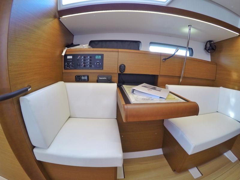 Book yachts online - sailboat - Sun Odyssey 449 - Tardis - rent