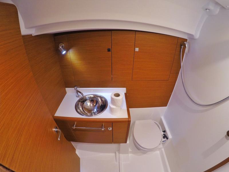 Book yachts online - sailboat - Sun Odyssey 449 - Tardis - rent