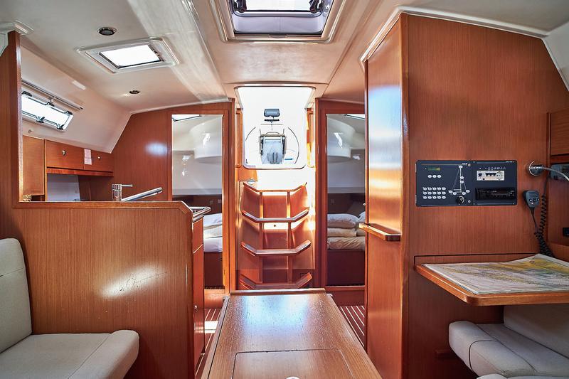 Book yachts online - sailboat - Bavaria 36 Cruiser - White pearl - rent