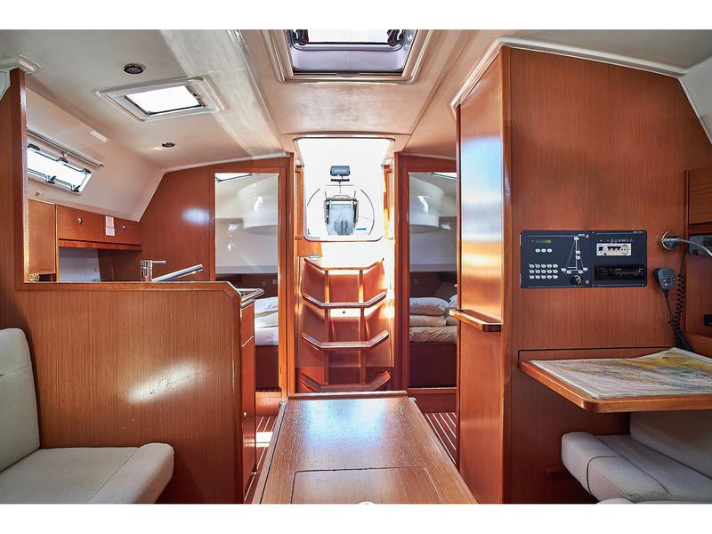 Book yachts online - sailboat - Bavaria 36 Cruiser - White pearl - rent