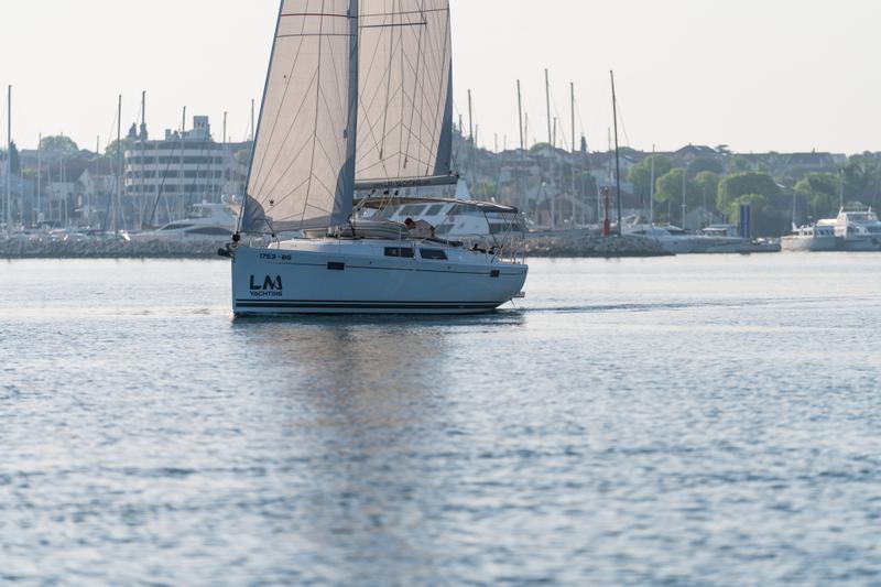 Book yachts online - sailboat - Hanse 385 - Zarja - rent