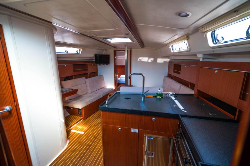 Book yachts online - sailboat - Hanse 385 - Zarja - rent