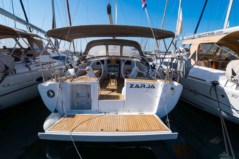 Book yachts online - sailboat - Hanse 385 - Zarja - rent