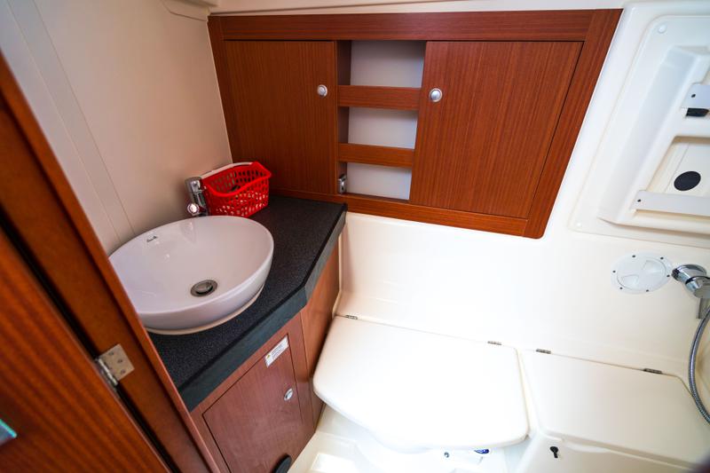 Book yachts online - sailboat - Hanse 385 - Zarja - rent