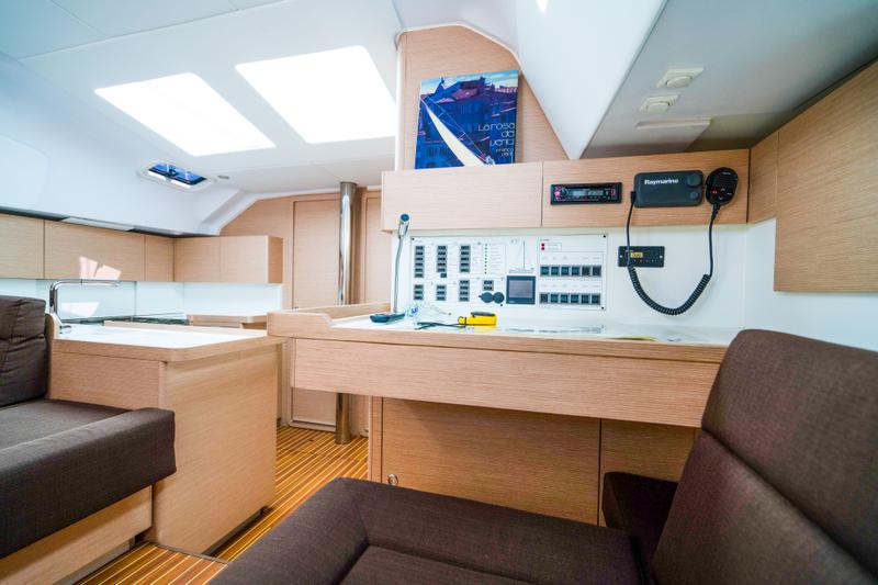 Book yachts online - sailboat - Elan 50 Impression - Escape II - rent