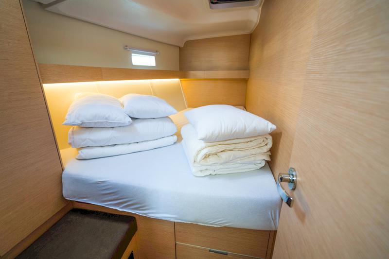 Book yachts online - sailboat - Elan 50 Impression - Escape II - rent