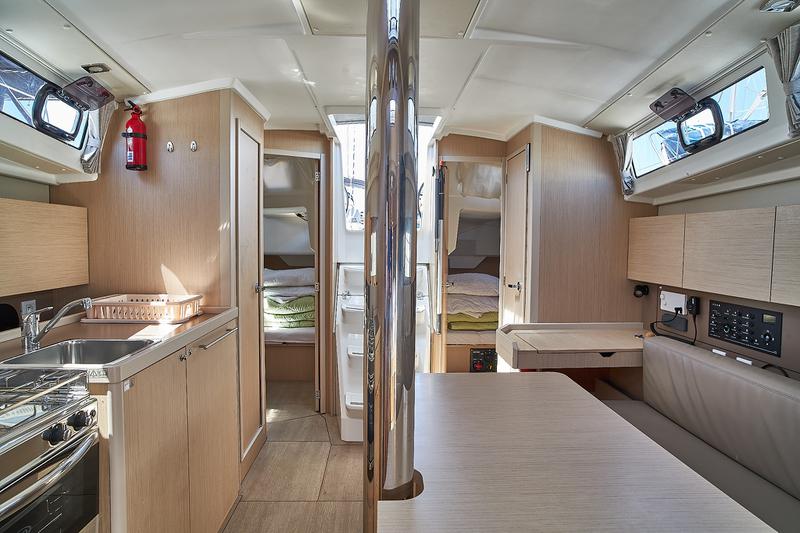 Book yachts online - sailboat - Oceanis 38.1 - La Rose - rent