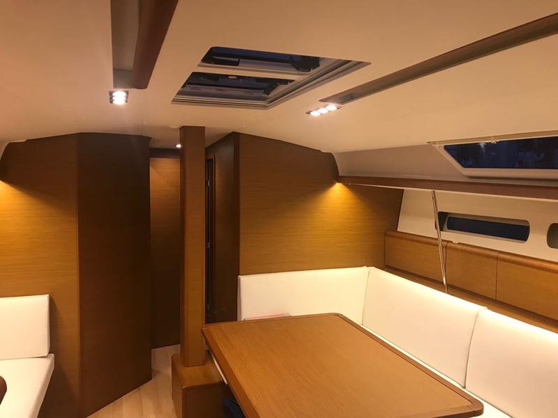 Book yachts online - sailboat - Sun Odyssey 449 - 3 Amigos - rent