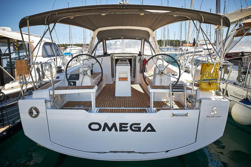 Book yachts online - sailboat - Oceanis 38 - Omega - rent