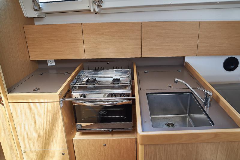 Book yachts online - sailboat - Oceanis 38.1 - Mici - rent