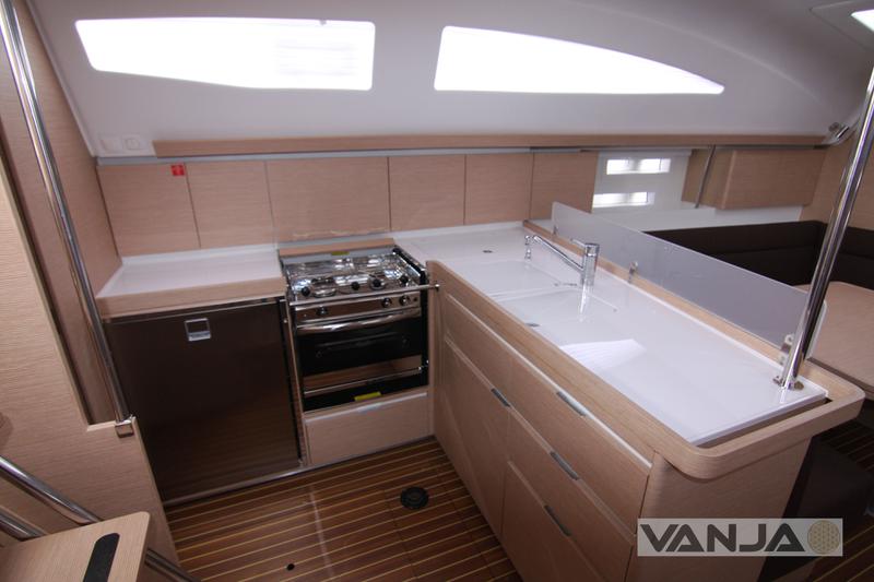 Book yachts online - sailboat - Elan 45 Impression - Vanja - rent
