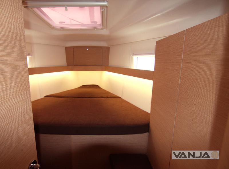 Book yachts online - sailboat - Elan 45 Impression - Vanja - rent