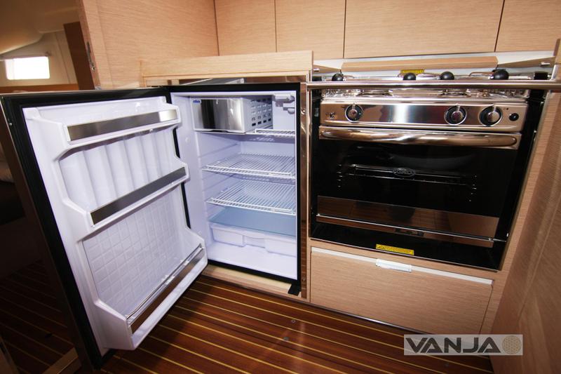 Book yachts online - sailboat - Elan 45 Impression - Vanja - rent