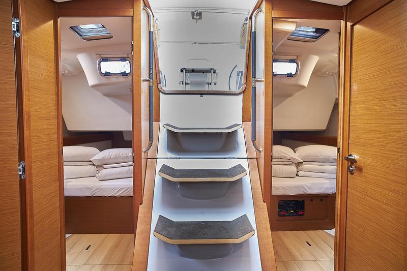 Book yachts online - sailboat - Sun Odyssey 519 - Aysha - rent