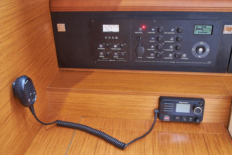 Book yachts online - sailboat - Sun Odyssey 519 - Aysha - rent