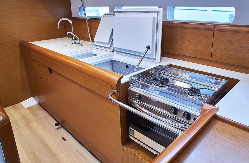 Book yachts online - sailboat - Sun Odyssey 519 - Aysha - rent