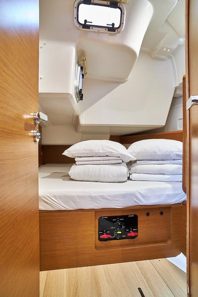 Book yachts online - sailboat - Sun Odyssey 519 - Aysha - rent