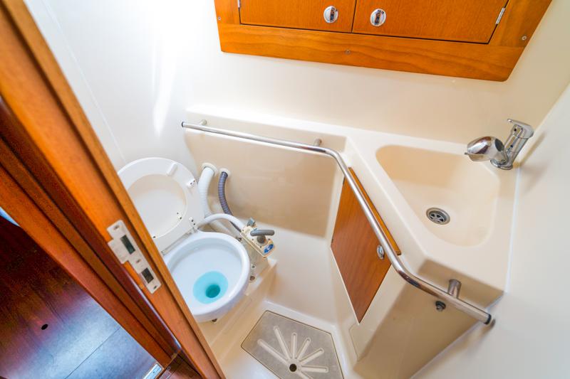 Book yachts online - sailboat - Elan 434 Impression - Luka X (sails 2015) - rent