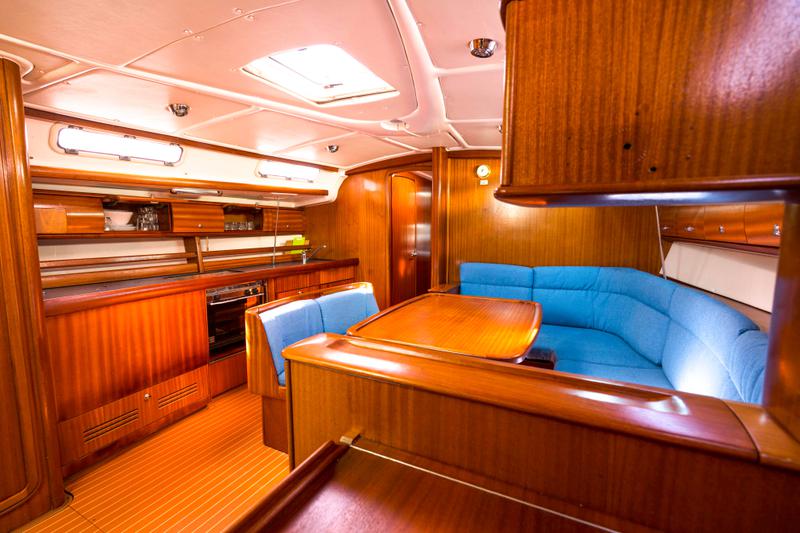 Book yachts online - sailboat - Bavaria 44 - Anis (Mainsail 2015, Genoa 2013) - rent