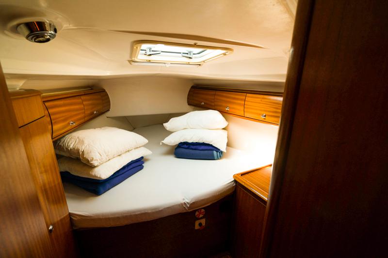 Book yachts online - sailboat - Bavaria 44 - Anis (Mainsail 2015, Genoa 2013) - rent