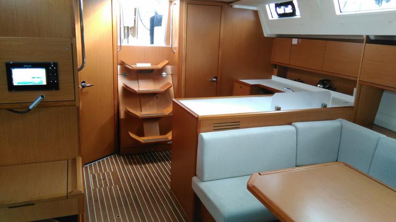 Book yachts online - sailboat - Bavaria C45 - Atokos - rent
