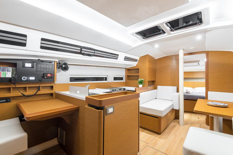 Book yachts online - sailboat - Sun Odyssey 410 - Irene - rent