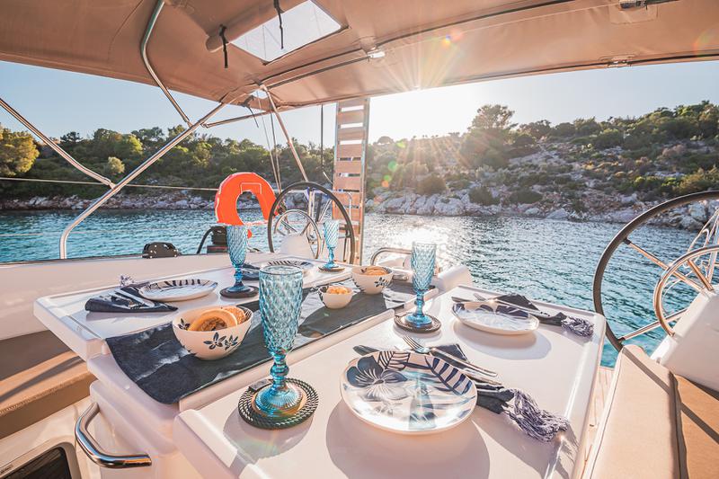 Book yachts online - sailboat - Sun Odyssey 410 - Irene - rent