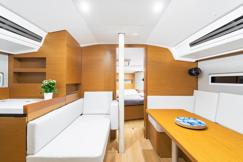 Book yachts online - sailboat - Sun Odyssey 410 - Irene - rent