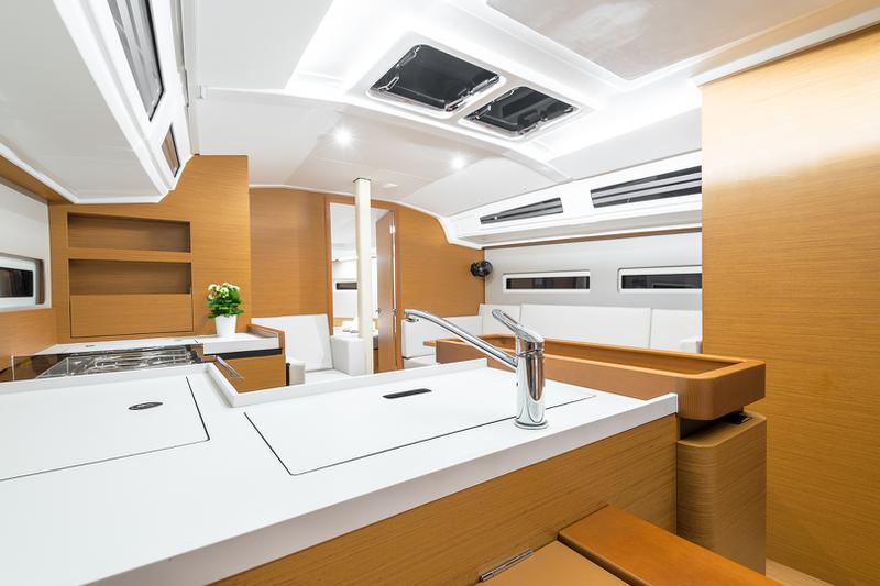 Book yachts online - sailboat - Sun Odyssey 410 - Irene - rent