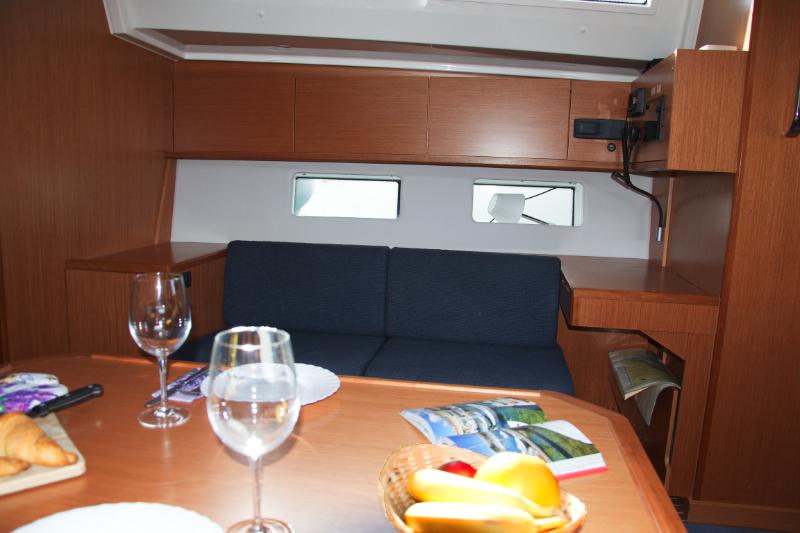 Book yachts online - sailboat - Bavaria C45 Holliday - Barbara I - rent