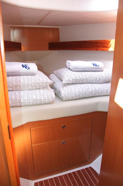 Book yachts online - sailboat - Bavaria Cruiser 32 - Cessar - rent