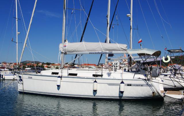 Book yachts online - sailboat - Bavaria Cruiser 32 - Cessar - rent
