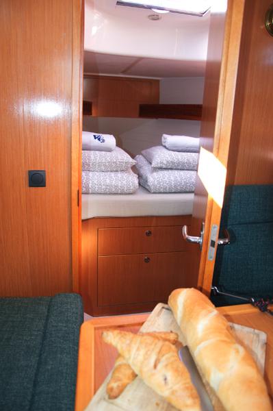 Book yachts online - sailboat - Bavaria Cruiser 32 - Cessar - rent