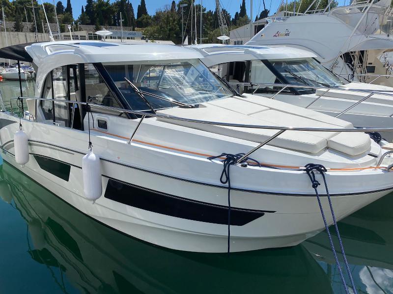 Book yachts online - motorboat - Antares 9 OB - King Fran 268732 SL - rent