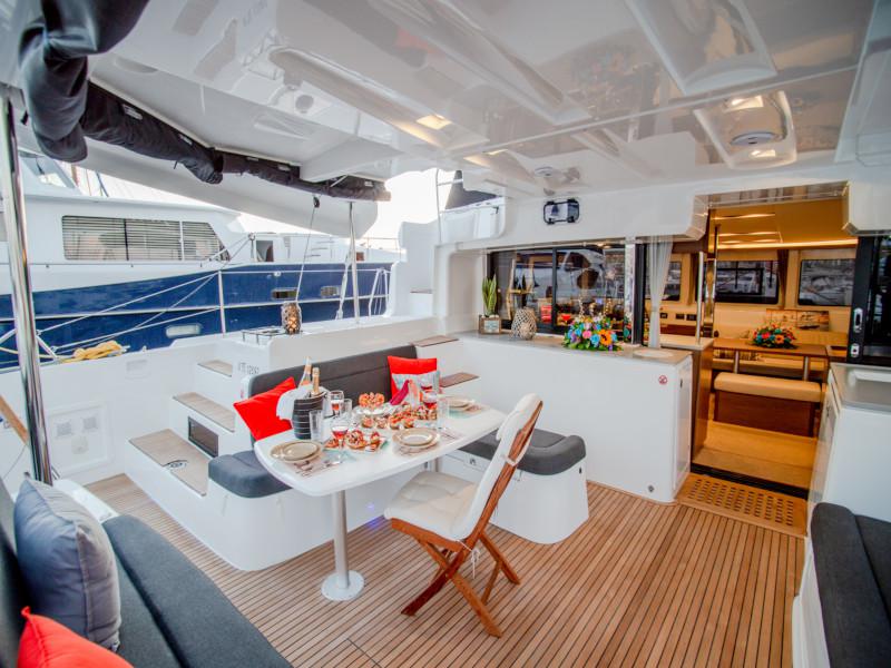 Book yachts online - catamaran - Lagoon 46 - ALICE - rent